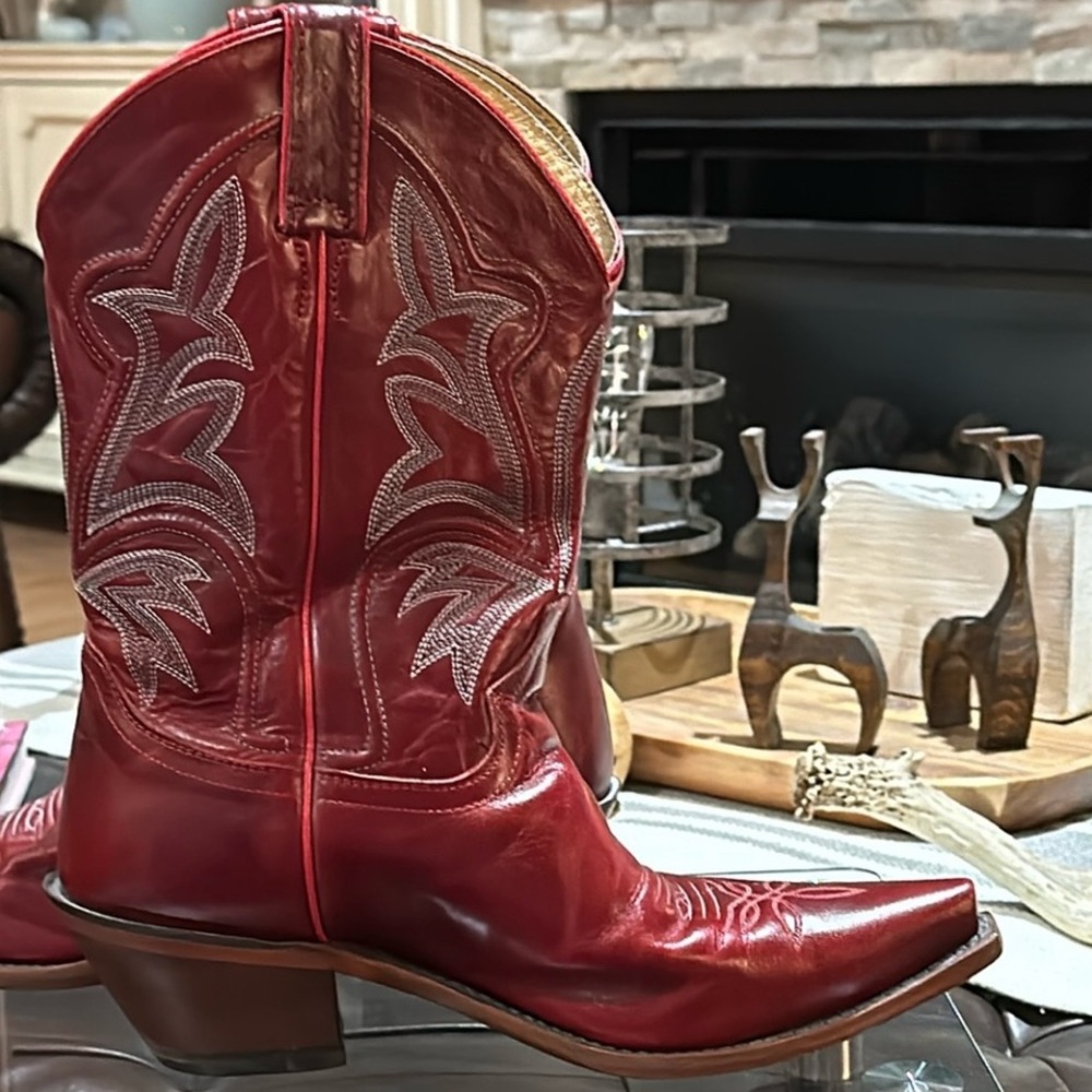 Justin Women’s Embroidered Leather Western Boots in Red, Size 10 Wide. - Picture 11 of 16